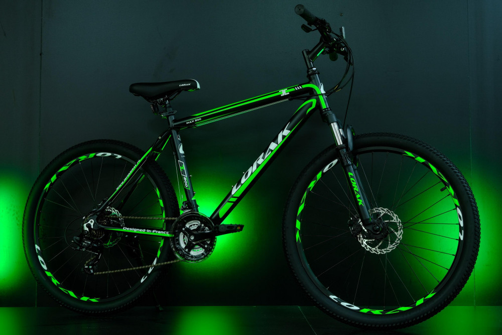 Lorak MAX 200 Матовый Чёрный/Зелёный 17р (на рост 155-173)