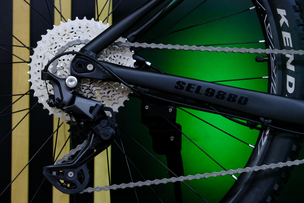 LORAK Sel 9880 Матовый Зелёный/Чёрный рама 21 (на рост 183-190)